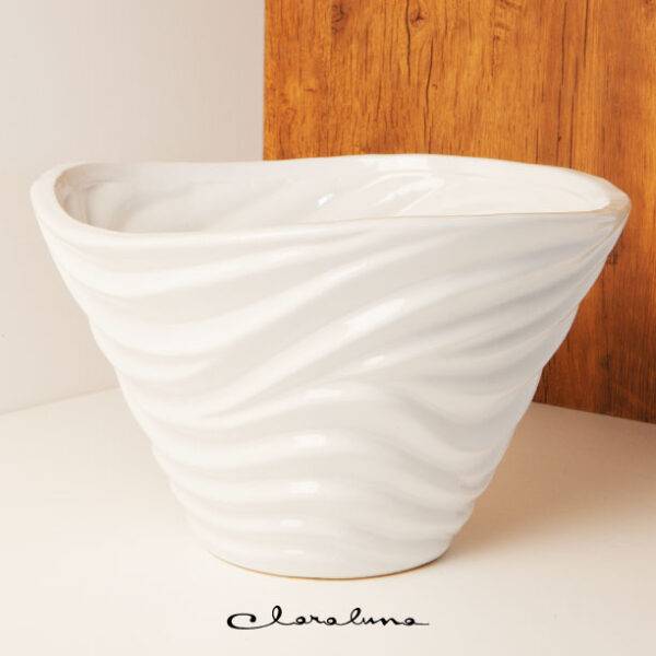 Vaso basso bianco con onde