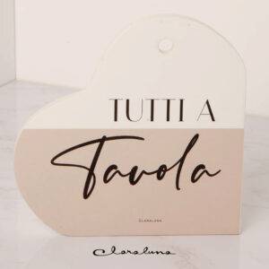 Sottopentola a cuore con scritta tutti a tavola