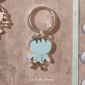 Portachiavi grande con bambino azzurro e ring argento