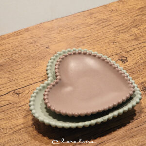 Set piattini a cuore medio e grande con merletti tortora e verde matcha