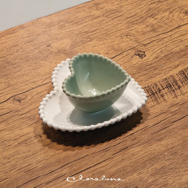 Set ciotolina e piattino a cuore medio verde matcha e bianco