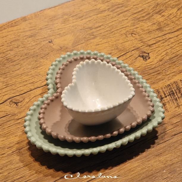 Tris ciotolina e piattini a cuore medio e grande con merletti bianco, tortora e verde matcha