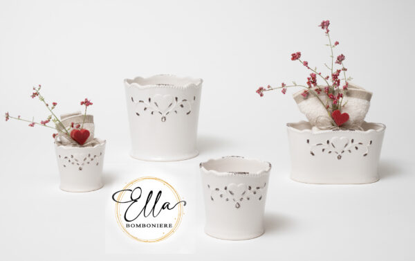 Vaso ovale panna in stile shabby con fiorellini e salvietta - Image 4