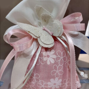 Sacchetto rosa con fiorellini e farfallina
