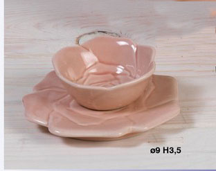 Salsiera con decoro rosa