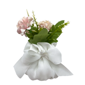 Puff portaconfetti in crepe con ortensie