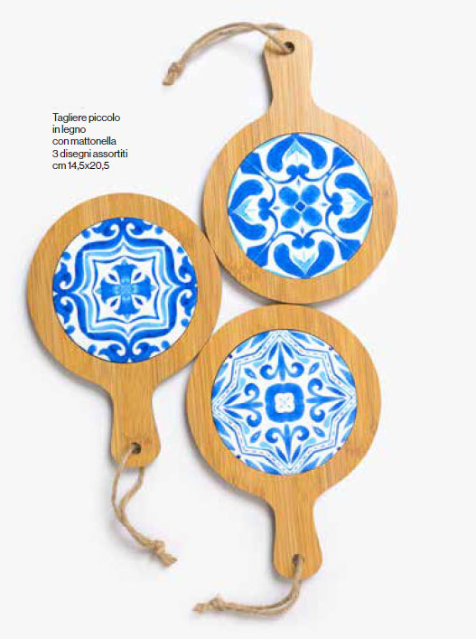 Tagliere grande in legno con mattonella bianca e blu - immagine 3