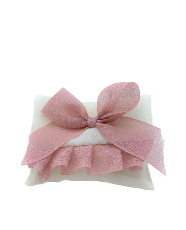 Bustina in georgette con rouche e fiocco seta rosa