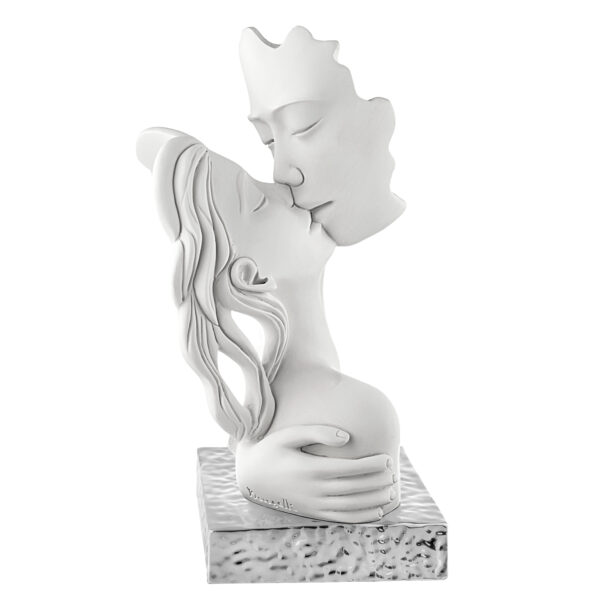 Scultura bacio innamorati in 4 colori differenti - immagine 3