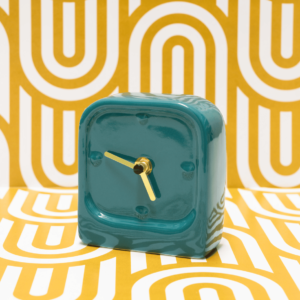 Orologio in porcellana in 4 colori a scelta